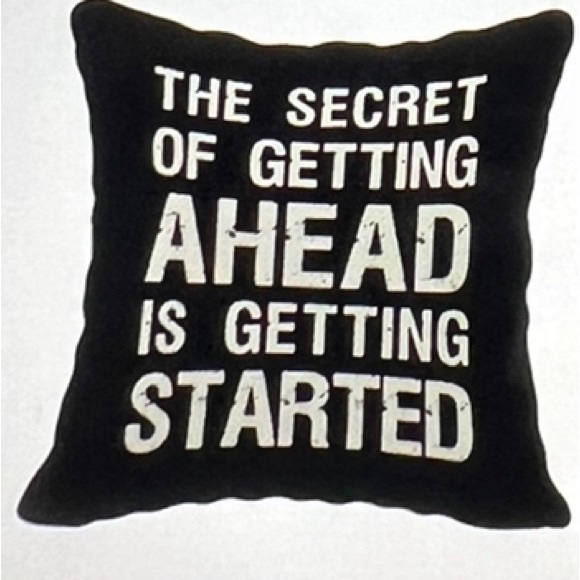 Meet your Posher, Dee - Picture 3 of 9